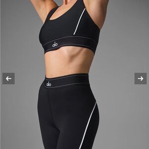 Alo SET
-Airlift High-Waist Suit Up Legging